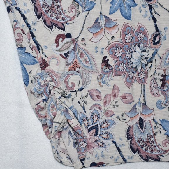 NAIF Women Top Sz S Floral VNeck Stretch Knit Short Slit Sleeve - Picture 5 of 7